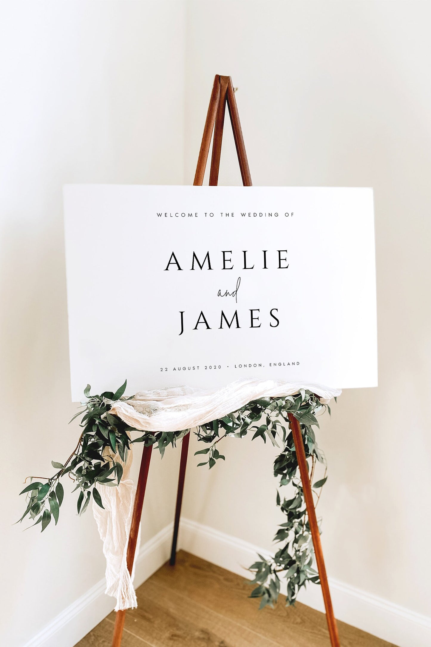 Amelie Modern Welcome Sign